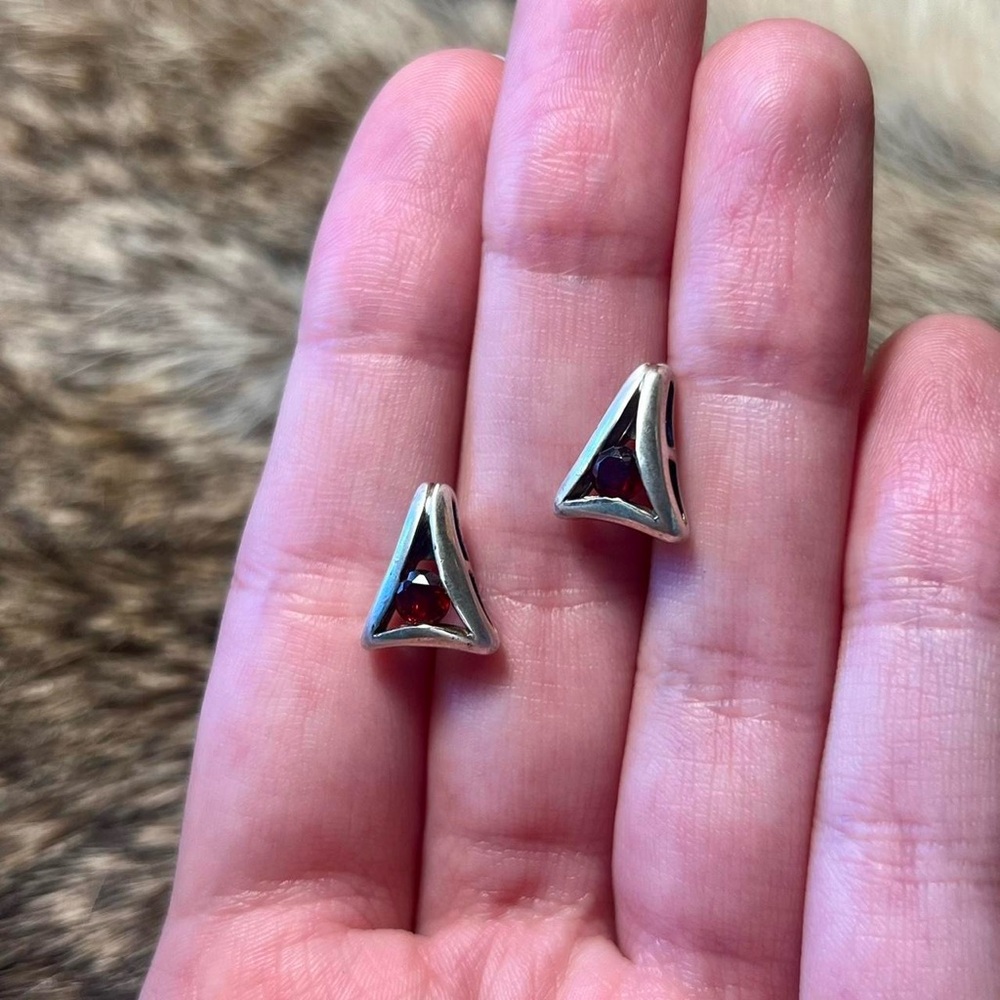 Sterling silver triangle stud earrings with garnet gemstones